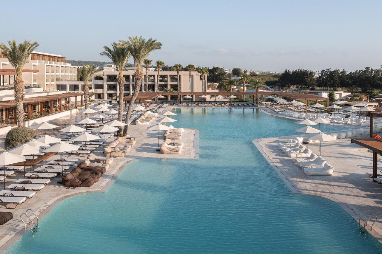 Helea Lifestyle Beach Resort Kallithéa Esterno foto The resort's main pool