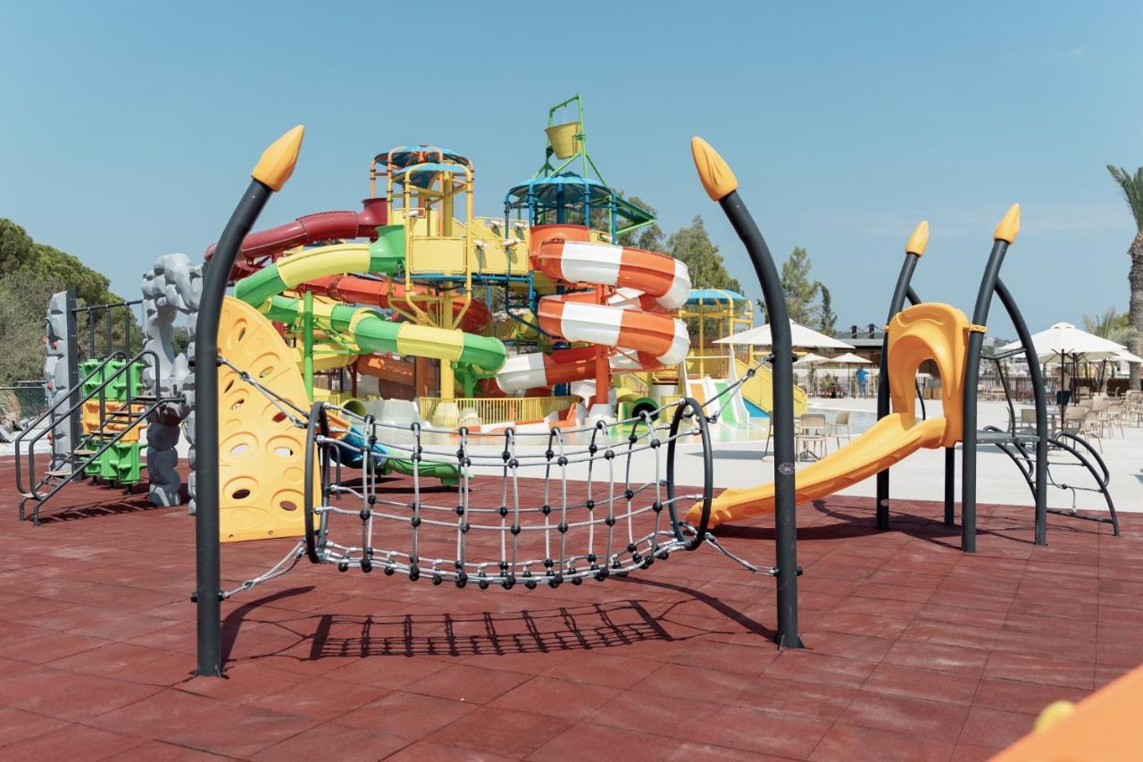 Helea Lifestyle Beach Resort Kallithéa Esterno foto Playground in the park
