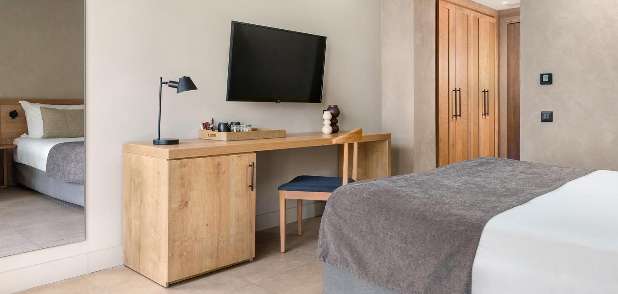 Helea Lifestyle Beach Resort Kallithéa Esterno foto A room at the hotel