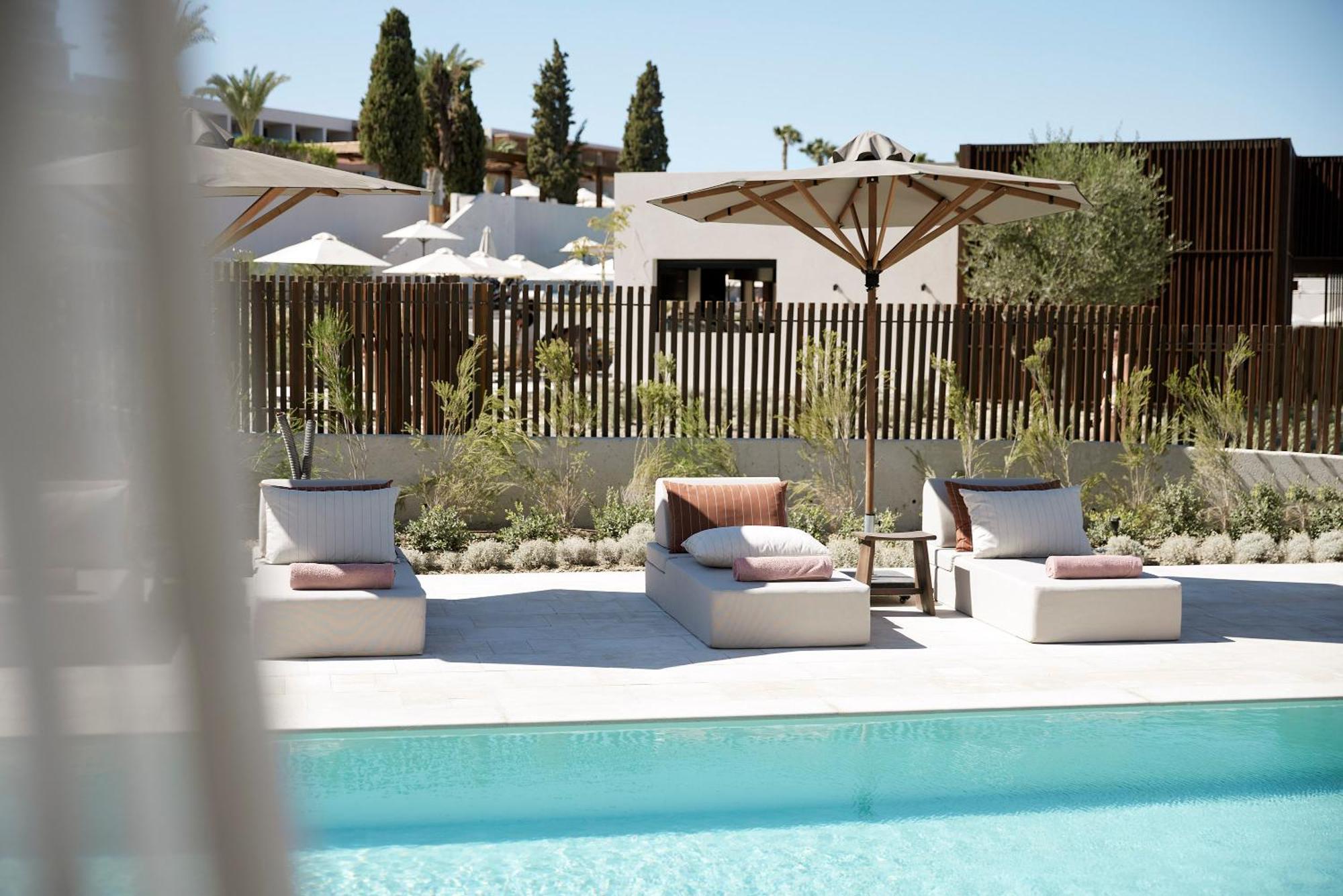 Helea Lifestyle Beach Resort Kallithéa Camera foto The hotel's pool